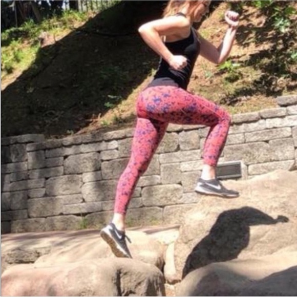 Lululemon High Rise Efflorescent Dark Canyon Onyx Blue Final Lap Crop - Picture 8 of 12